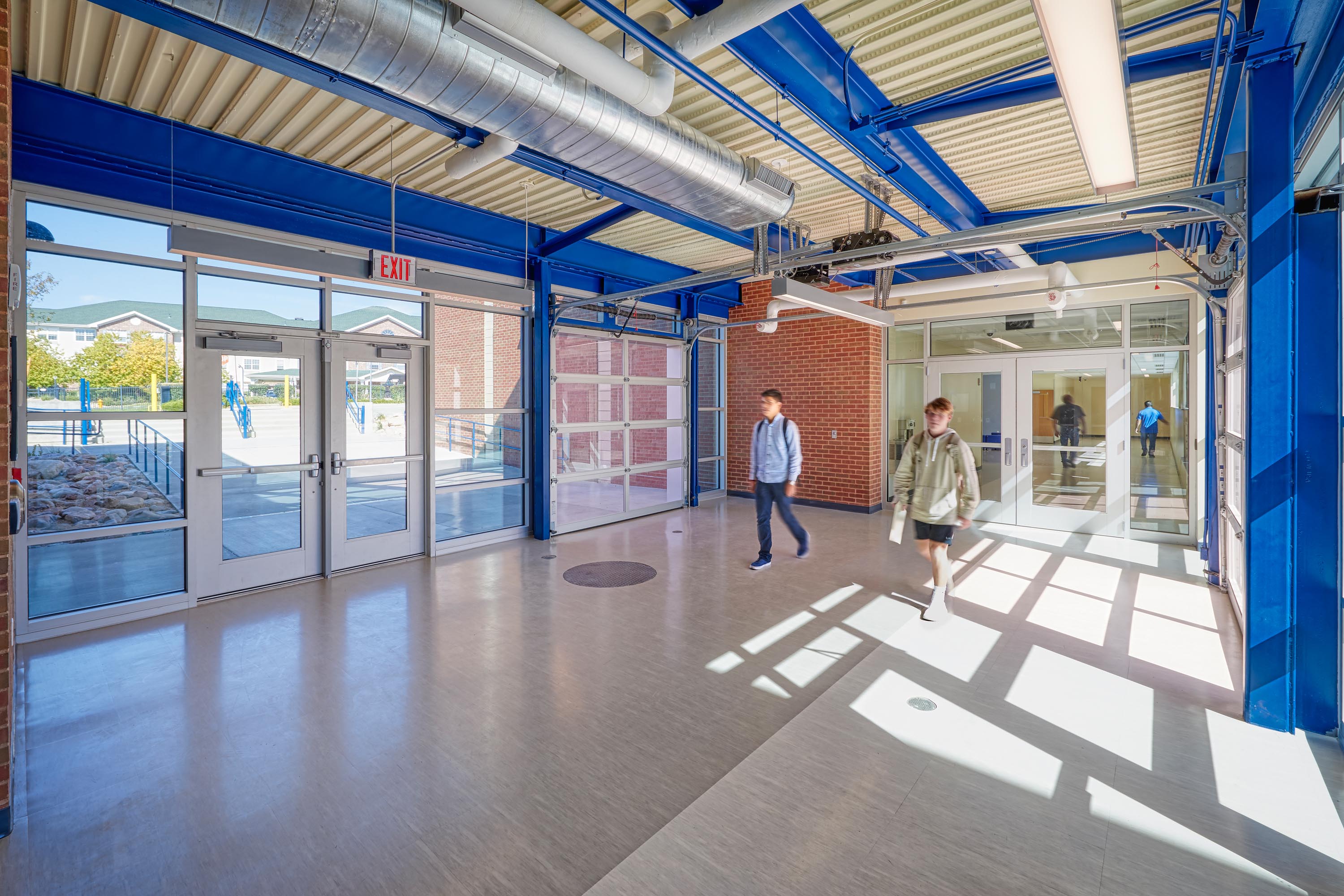 Hinkley HS interior corridor 2 people 3Kx2K